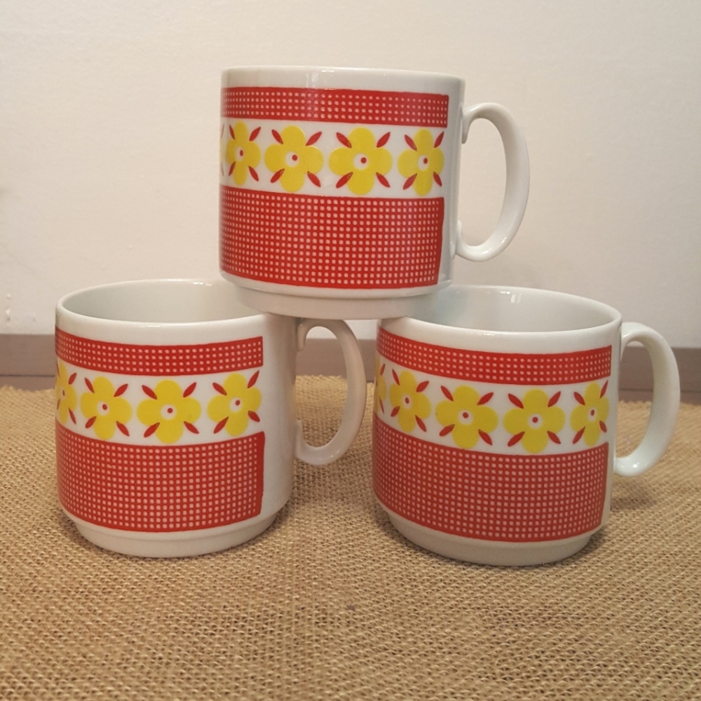Vintage MCM Stackable Coffee Mugs